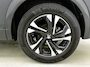 Peugeot e-2008 SUV EV Allure Pack 50 kWh 136pk | Accu 91% | Navigatie | Achteruitrijcamera | 3D Cockpit | Climate Control | Cruise Control | Parkeersensoren | Stoelverwarming | Keyless start | Bluetooth | Apple CarPlay / Android Auto | DAB+ radio | Elektrisch inklapbare spiegels | Donker getint glas | 17" lichtmetalen velgen |