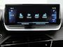 Peugeot e-2008 SUV EV Allure Pack 50 kWh 136pk | Accu 91% | Navigatie | Achteruitrijcamera | 3D Cockpit | Climate Control | Cruise Control | Parkeersensoren | Stoelverwarming | Keyless start | Bluetooth | Apple CarPlay / Android Auto | DAB+ radio | Elektrisch inklapbare spiegels | Donker getint glas | 17" lichtmetalen velgen |