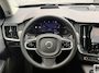 Volvo V90 T8 Plug-in hybrid AWD Ultra Dark | Bowers & Wilkins Premium Audio | Luchtvering | Gelamineerde zijruiten | Semi-Electrische wegklapbare trekhaak | 20" Lichtmetalen velgen | Massage in voorstoelen | Stoelventilatie | Stoelverwarming | 360° Parkeercamera