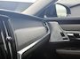 Volvo V90 T8 Plug-in hybrid AWD Ultra Dark | Bowers & Wilkins Premium Audio | Luchtvering | Gelamineerde zijruiten | Semi-Electrische wegklapbare trekhaak | 20" Lichtmetalen velgen | Massage in voorstoelen | Stoelventilatie | Stoelverwarming | 360° Parkeercamera