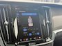 Volvo V90 T8 Plug-in hybrid AWD Ultra Dark | Bowers & Wilkins Premium Audio | Luchtvering | Gelamineerde zijruiten | Semi-Electrische wegklapbare trekhaak | 20" Lichtmetalen velgen | Massage in voorstoelen | Stoelventilatie | Stoelverwarming | 360° Parkeercamera