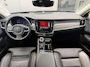 Volvo V90 T8 Plug-in hybrid AWD Ultra Dark | Bowers & Wilkins Premium Audio | Luchtvering | Gelamineerde zijruiten | Semi-Electrische wegklapbare trekhaak | 20" Lichtmetalen velgen | Massage in voorstoelen | Stoelventilatie | Stoelverwarming | 360° Parkeercamera