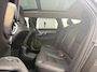 Volvo V90 T8 Plug-in hybrid AWD Ultra Dark | Bowers & Wilkins Premium Audio | Luchtvering | Gelamineerde zijruiten | Semi-Electrische wegklapbare trekhaak | 20" Lichtmetalen velgen | Massage in voorstoelen | Stoelventilatie | Stoelverwarming | 360° Parkeercamera