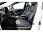 Toyota RAV4 2.5 Hybrid 2WD Bi-Tone | Panoramadak | Trekhaak | Leder | JBL | Navigatie | Stoelverwarming | Parkeersensoren voor/achter | Camera | BearLock | Apple Carplay / Android Auto | 18 inch