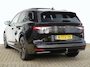 Skoda Enyaq iV 80 Founders Edition Black | TREKHAAK | PANORAMADAK | CAMERA V+A | ADAPTIVE CRUISE | DODEHOEKDETECTIE | PARKEERSENSOREN V+A | STOEL+STUUR+VOORRUITVERWARMING | 360 CAMERA | ELEKTRISCH VERSTELB STOEL(EN) MET GEHEUGEN EN MASSAGE | ELEKTRISCHE ACHTERKLEP | LMV 21" | NAVI | APPLE CARPLAY / ANDROID AUTO |