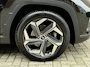 Hyundai Tucson 1.6 T-GDI 265pk PHEV Premium 4WD | Leder | 360 camera | Navigatie | Adaptieve cruise | Lane assist | 19 inch velgen | Keyless | LED | DAB | Stoelverwarming voor&achter | Stoelventilatie | Stuurverwarming | Memory | Elektrische achterklep | Krell audio | Volledig dealeronderhouden | Fabrieksgarantie