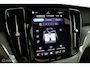 Volvo V60 2.0 T6 Plug-in hybrid AWD Plus Bright | Panoramadak | SOH 96,8% | Adaptieve Cruise | BLISS | Verwarmbare Voorstoelen & Stuurwiel | Verwarmbare Achterbank | 19" Velgen | Stoelventilatie