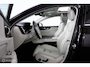 Volvo V60 2.0 T6 Plug-in hybrid AWD Plus Bright | Panoramadak | SOH 96,8% | Adaptieve Cruise | BLISS | Verwarmbare Voorstoelen & Stuurwiel | Verwarmbare Achterbank | 19" Velgen | Stoelventilatie
