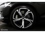 Volvo V60 2.0 T6 Plug-in hybrid AWD Plus Bright | Panoramadak | SOH 96,8% | Adaptieve Cruise | BLISS | Verwarmbare Voorstoelen & Stuurwiel | Verwarmbare Achterbank | 19" Velgen | Stoelventilatie