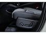 Volvo XC40 B4 Plus Dark | Trekhaak, inklapbaar | Panoramisch schuif-/ kanteldak | Stoel-/ stuurwielverwarming | Premium audio by Harman Kardon | Elektrisch verstelbare voorstoelen met geheugenfunctie | Apple carplay/Android auto | Pilot assist | 18 inch. lichtmetalen velgen | Extra getint glas | Verwarmde voorruit