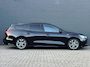 Ford Focus Wagon 1.0 EcoBoost Hybrid ST Line Adaptive Cruise Control | Camera | Sensoren Rondom | Navigatie | CarPlay | WinterPack (Stoel-, Voorruit- & Stuurverwarming) | Allseasonbanden |