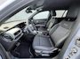 Jeep Avenger 1.2 e-Hybrid Black Edition Automaat / Adaptieve CC / Navigatie / Stoelverwarming / Apple CarPlay / Android Auto / Draadloos laden / 18" LM wielen /