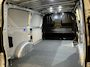Ford E-Transit Custom 320 L1H1 Limited 64 kWh 218 PK / 100% elektrisch !! / Clima / LED / Cruise Control / Camera / CarPlay / 3-Zits / Z.G.A.N.  3.900 KM !!
