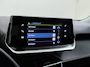 Peugeot e-2008 EV Allure Pack 50kWh Trekhaak 3D-Navi 360°Camera Apple Carplay Android Auto Ecc SOH 88% Regen-Lichtsensor Privacy Glas Led Isofix Bluetooth Cruise Control 1e Eigenaar Dealeronderhouden Origineel Nederlandse Auto