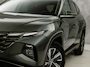 Hyundai Tucson 1.6 T-GDI HEV Comfort 230Pk Automaat (APPLE CARPLAY, GROOT NAVI, CAMERA, STOELVERWARMING, TREKHAAK, SPORTSTOELEN, GETINT GLAS, ADAPTIVE CRUISE, NIEUWSTAAT)