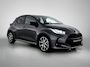 Toyota Yaris 1.5 Hybrid Executive + | BTW voertuig | JBL | Head-Up | Dodehoek detectie | Stoel+stuurverwarming | Parkeersensoren voor+achter | Navigatie | Apple CarPlay/Android Auto |