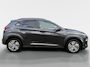 Hyundai Kona Electric EV Fashion 64 kWh | Zeer nette auto | 97,6 % SOH | Navigatie | Head-up display | Achteruitrijcamera | Hoge zit |