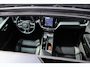 Volvo XC60 2.0 T8 Plug-in AWD Plus Dark | Pano | Memory | El.haak | 21” | Keyless | CarPlay | Stuur/Stoelverwarming