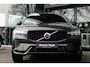 Volvo XC60 2.0 T8 Plug-in AWD Plus Dark | Pano | Memory | El.haak | 21” | Keyless | CarPlay | Stuur/Stoelverwarming