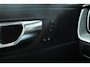 Volvo XC60 2.0 T8 Plug-in AWD Plus Dark | Pano | Memory | El.haak | 21” | Keyless | CarPlay | Stuur/Stoelverwarming