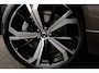 Volvo XC60 2.0 T8 Plug-in AWD Plus Dark | Pano | Memory | El.haak | 21” | Keyless | CarPlay | Stuur/Stoelverwarming