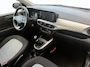 Hyundai i10 1.0 Premium | Navigatie| Parkeer sensoren| Camera| Cruise Controle| Metallic lak| Dealer onderhouden| Climate Controle