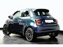 Fiat 500e La Prima 42 kWh 3+1 Panorama Dak | Adaptieve Cruise | Parkeersensoren Voor + Achter | Camera | 17" Lichtmetaal | Achteruitrijcamera | Airco (automatisch) | Apple Carplay/Android Auto|telefoonintegratie premium