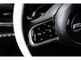 Fiat 500e La Prima 42 kWh 3+1 Panorama Dak | Adaptieve Cruise | Parkeersensoren Voor + Achter | Camera | 17" Lichtmetaal | Achteruitrijcamera | Airco (automatisch) | Apple Carplay/Android Auto|telefoonintegratie premium