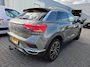 Volkswagen T-Roc 1.5 TSI Style Adaptieve Cruise | Trekhaak | 18" Lichtmetaal | Parkeersensoren Rondom | Airco | Navigatie | Airco (handmatig) | Comfortstoel(en) | Cruise control adaptief