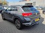 Volkswagen T-Roc 1.5 TSI Style Adaptieve Cruise | Trekhaak | 18" Lichtmetaal | Parkeersensoren Rondom | Airco | Navigatie | Airco (handmatig) | Comfortstoel(en) | Cruise control adaptief