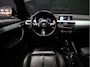 BMW X1 sDrive20i Orange Edition II M Sport [STOELVERWARMING, CRUISE CONTROL, PDC V+A, ELEKTRISCHE STOELEN, HEAD UP DISPLAY, CLIMATE CONTROL, LEDER M STUUR, LEDER STOELEN, ELEKTRISCHE ACHTERKLEP, BLUETOOTH, RADIO, NIEUWSTAAT]