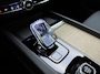 Volvo XC60 T8 455PK AWD Plug-in hybrid Ultra Dark | 360° Camera | BLIS | Achterbank Verwarmd | Panoramadak |