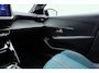 Peugeot 208 1.2 Hybrid 110 e-DCS6 Envy € 3600 registratie voordeel | nieuwe kleur l Camera l Cruise l TomTom Navigatie Full-Map l Apple Carplay & Android Auto (Draadloos) l LED l Parkeersensoren l Lichtmetalen Velgen