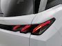 Peugeot e-5008 210pk GT Exclusive 73 kWh 7p Automaat | Tot 8 Jaar Garantie | Trekhaak | Schuif-/Kanteldak | Leder | 360 Camera | Elektrische Achterklep | Elektrische Bestuurdersstoel | Navigatie | Climate Control | Adaptieve Cruise Control | Full-LED Koplampen | Keyless Entry/start | Verwarmbare Stoelen | Alarmklasse 3 |