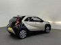 Toyota Aygo X 1.0 VVT-i Automaat Pulse Navigatie Apple Carplay/Android Auto Camera 17" Lichtmetalen Velgen Climate Control Adaptive Cruise Control Two Tone