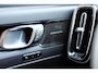 Volvo XC40 1.5 T4 Recharge Plug-in hybrid Plus Dark | Elektrisch Verstelbare Voorstoelen Met Geheugen | Trekhaak Semi Elektrisch Inklapbaar | 20-inch Lichtmetalen Velgen | Harman/Kardon Premium Geluidssysteem | Achteruitrijcamera | Stuurverwarming | Stoelverwarming | Elektrische Achterklep | Adaptieve Cruise Control | Pilot Assist | Apple Carplay | Android Auto |