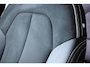 Volvo XC40 1.5 T4 Recharge Plug-in hybrid Plus Dark | Elektrisch Verstelbare Voorstoelen Met Geheugen | Trekhaak Semi Elektrisch Inklapbaar | 20-inch Lichtmetalen Velgen | Harman/Kardon Premium Geluidssysteem | Achteruitrijcamera | Stuurverwarming | Stoelverwarming | Elektrische Achterklep | Adaptieve Cruise Control | Pilot Assist | Apple Carplay | Android Auto |