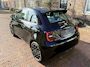 Fiat 500e La Prima 42 kWh | SOH 94,5% | RIJKLAARPRIJS | Panoramadak | 360° Camera | Adaptive Cruise | Ivoor Leder