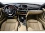 BMW 3-Serie 320i Luxury (PANORAMADAK, HEAD-UP, DEALER ONDERHOUDEN, MEMORY SEATS, 360 CAMERA)