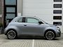Fiat 500C La Prima 42 kWh Automaat Cabriolet | Incl BTW | 120 PK | Apple CarPlay | Achteruitrijd Camera | Navigatie | 17" LM Velgen | Leder Int | LED | 1e Eigenaar!