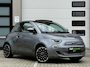 Fiat 500C La Prima 42 kWh Automaat Cabriolet | Incl BTW | 120 PK | Apple CarPlay | Achteruitrijd Camera | Navigatie | 17" LM Velgen | Leder Int | LED | 1e Eigenaar!