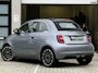 Fiat 500C La Prima 42 kWh Automaat Cabriolet | Incl BTW | 120 PK | Apple CarPlay | Achteruitrijd Camera | Navigatie | 17" LM Velgen | Leder Int | LED | 1e Eigenaar!
