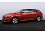 Renault Megane Estate 1.2 TCe Limited/ Trekhaak/ Apple + Android/ DAB+/ 16'' LMV/ Keyless/ Navi/ Clima/ Cruise/ Elek. pakket/ Isofix/ Bluetooth/ Armsteun/ Multi. LEDER. Stuur/ Mistl./ PDC/ Chroom/ Extra getint glas/ Dakrails.