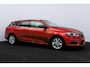 Renault Megane Estate 1.2 TCe Limited/ Trekhaak/ Apple + Android/ DAB+/ 16'' LMV/ Keyless/ Navi/ Clima/ Cruise/ Elek. pakket/ Isofix/ Bluetooth/ Armsteun/ Multi. LEDER. Stuur/ Mistl./ PDC/ Chroom/ Extra getint glas/ Dakrails.