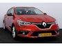 Renault Megane Estate 1.2 TCe Limited/ Trekhaak/ Apple + Android/ DAB+/ 16'' LMV/ Keyless/ Navi/ Clima/ Cruise/ Elek. pakket/ Isofix/ Bluetooth/ Armsteun/ Multi. LEDER. Stuur/ Mistl./ PDC/ Chroom/ Extra getint glas/ Dakrails.