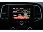 Renault Megane Estate 1.2 TCe Limited/ Trekhaak/ Apple + Android/ DAB+/ 16'' LMV/ Keyless/ Navi/ Clima/ Cruise/ Elek. pakket/ Isofix/ Bluetooth/ Armsteun/ Multi. LEDER. Stuur/ Mistl./ PDC/ Chroom/ Extra getint glas/ Dakrails.