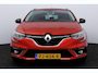 Renault Megane Estate 1.2 TCe Limited/ Trekhaak/ Apple + Android/ DAB+/ 16'' LMV/ Keyless/ Navi/ Clima/ Cruise/ Elek. pakket/ Isofix/ Bluetooth/ Armsteun/ Multi. LEDER. Stuur/ Mistl./ PDC/ Chroom/ Extra getint glas/ Dakrails.