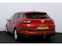 Renault Megane Estate 1.2 TCe Limited/ Trekhaak/ Apple + Android/ DAB+/ 16'' LMV/ Keyless/ Navi/ Clima/ Cruise/ Elek. pakket/ Isofix/ Bluetooth/ Armsteun/ Multi. LEDER. Stuur/ Mistl./ PDC/ Chroom/ Extra getint glas/ Dakrails.