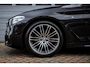 BMW 5-Serie Touring 520i M-Sport|Pano|HUD|Trekhaak|HiFI|DAB|Flippers