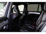 Volvo XC90 T8 Recharge AWD Ultra Black Ed. Exec. - Luchtvering - Panorama/schuifdak - IntelliSafe Assist & Surround - 360º Camera - Bowers & Wilkins audio - Adaptieve LED koplampen - Verwarmde voorstoelen, stuur & achterbank - Parkeersensoren voor & achter - Elektr. bedienb. voorstoelen met geheugen - Geventileerde voorstoelen - Head up display - Draadloze tel. lader - Extra getint glas - 22' LMV
